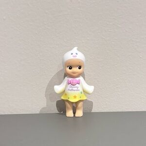 Super rare and Limited Edition Sonny Angel 2018 Halloween Series - White Ghost